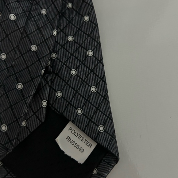 Boy's Clip On Tie Polka Dots - Picture 5 of 5